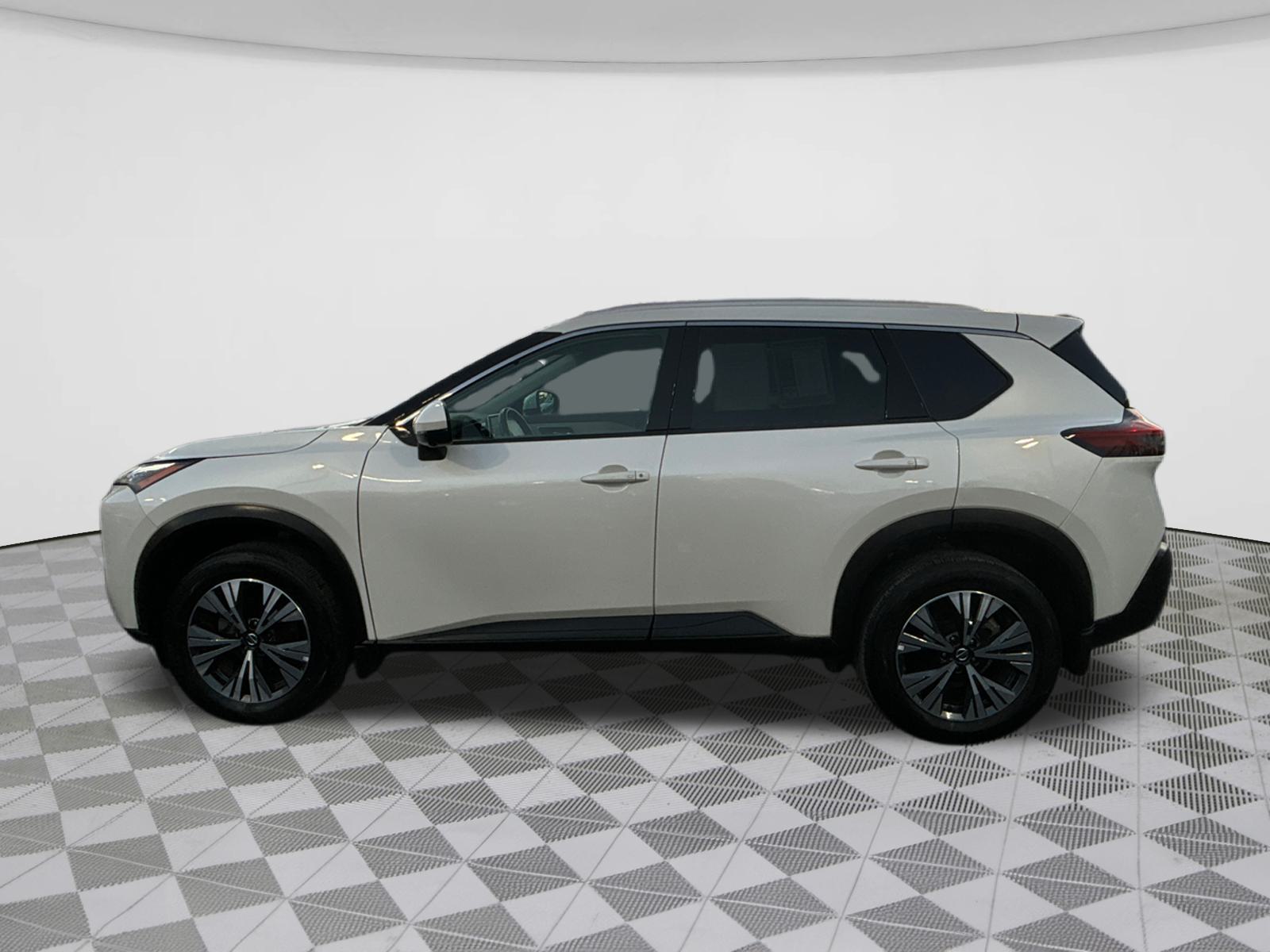 2021 Nissan Rogue SV 4