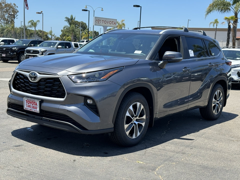 2024 Toyota Highlander XLE 12