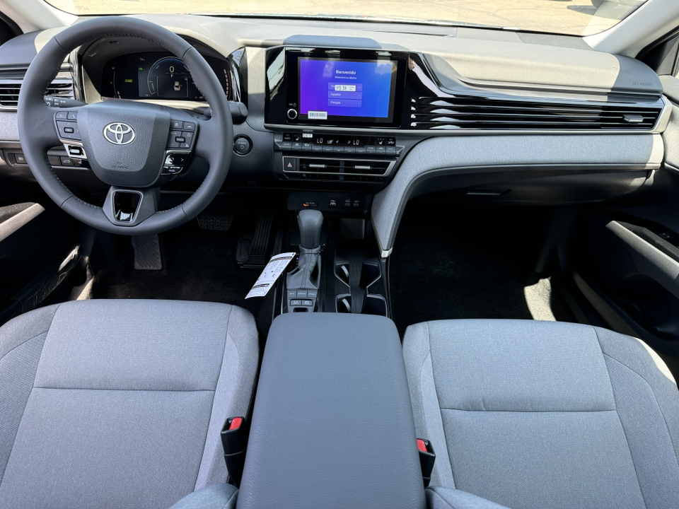 2025 Toyota Camry LE 4