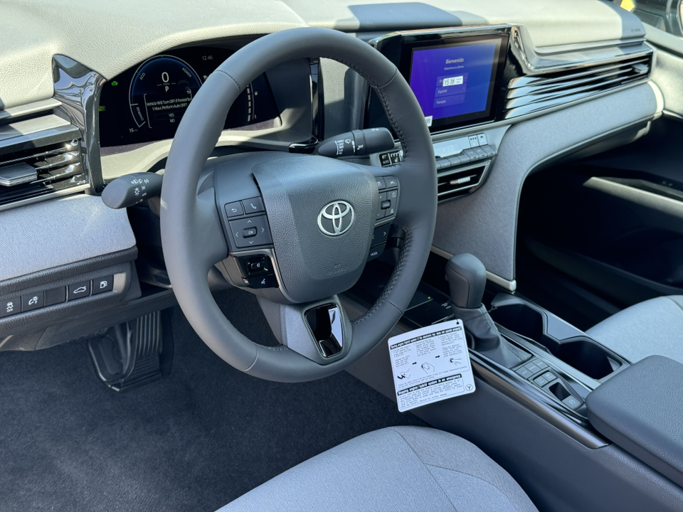 2025 Toyota Camry LE 16