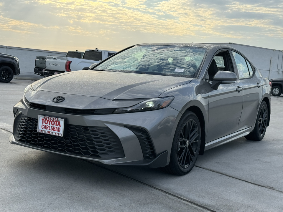 2025 Toyota Camry SE 11