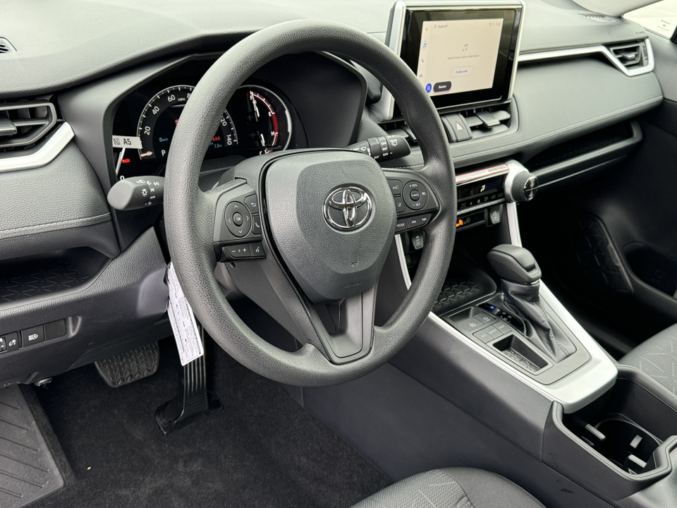 2024 Toyota RAV4 XLE 16