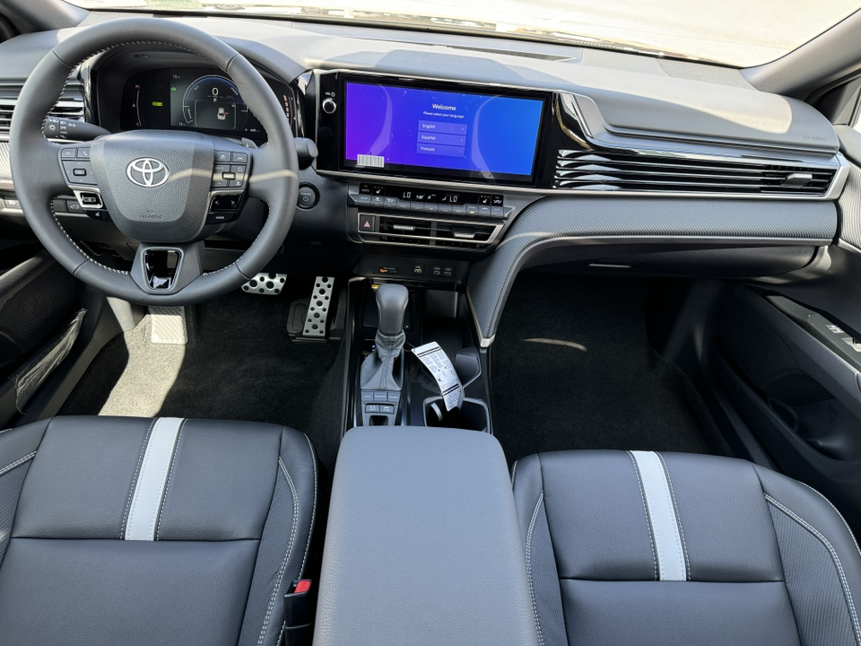 2025 Toyota Camry SE 4