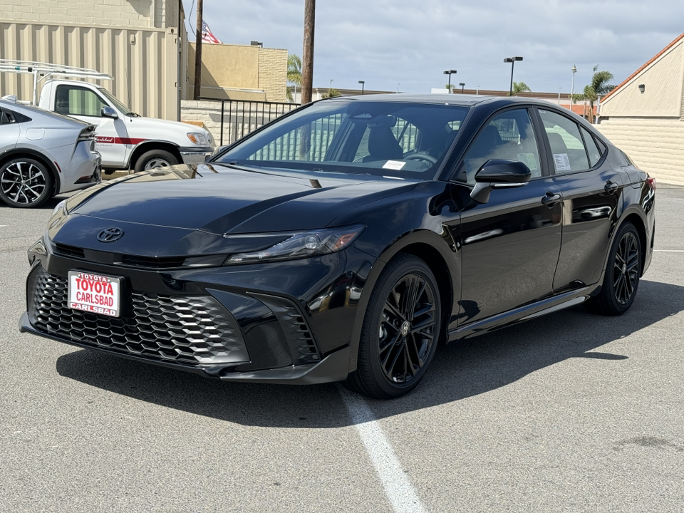 2025 Toyota Camry SE 11