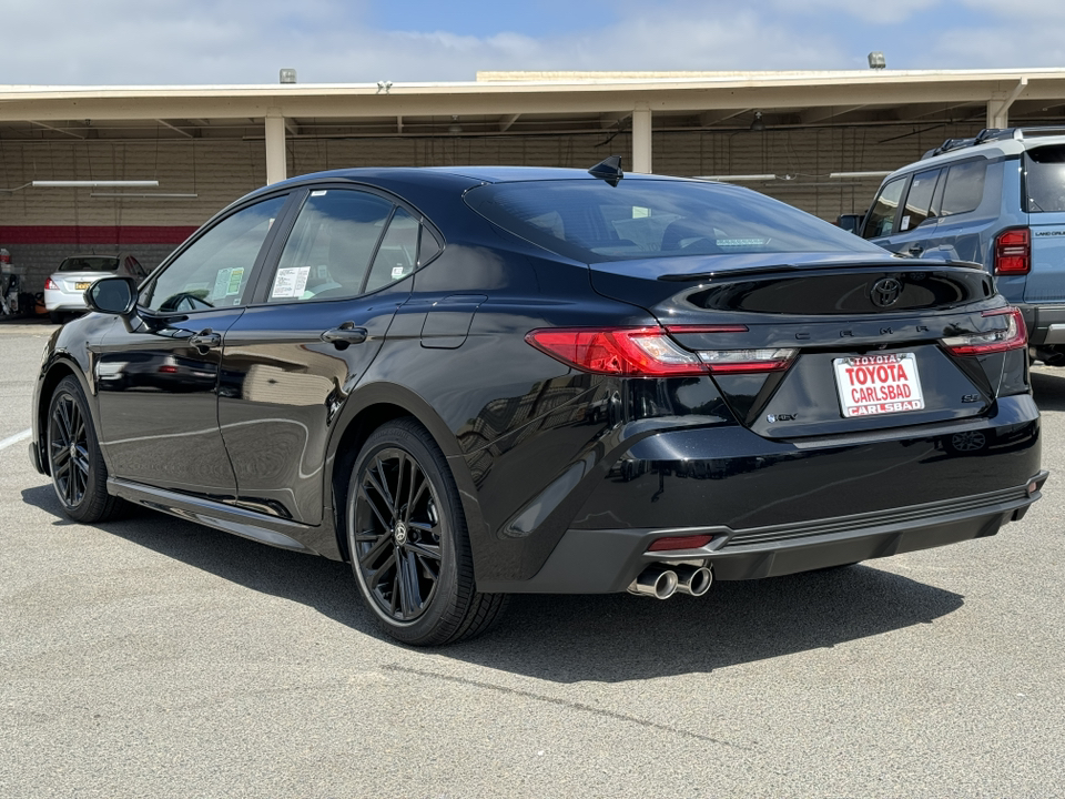 2025 Toyota Camry SE 12