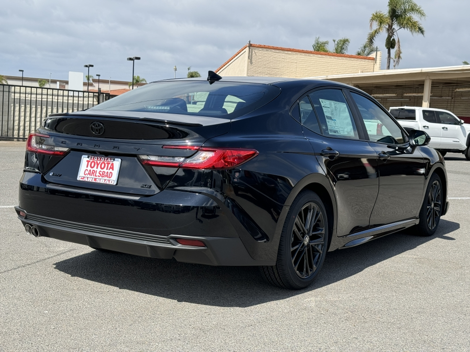 2025 Toyota Camry SE 13