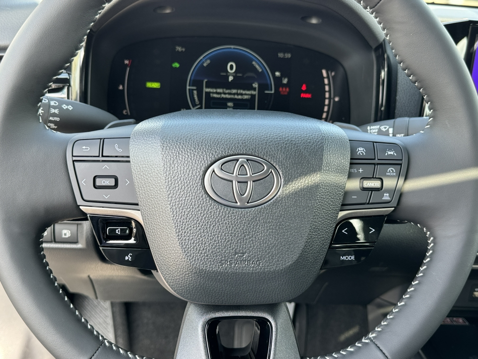 2025 Toyota Camry SE 21