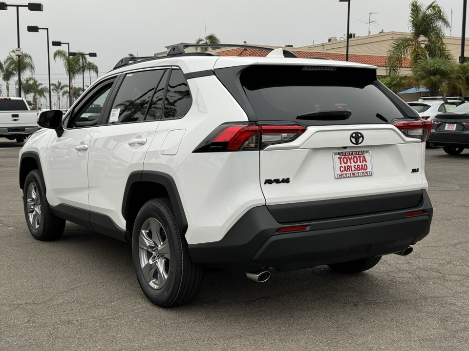 2024 Toyota RAV4 XLE 12