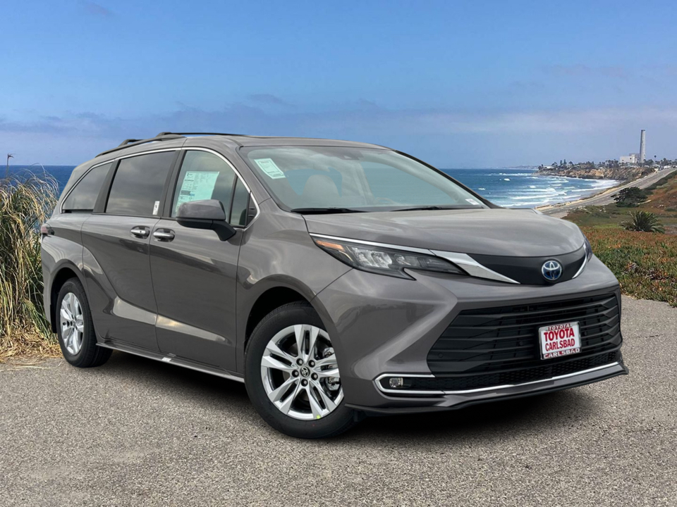 2024 Toyota Sienna XLE 1