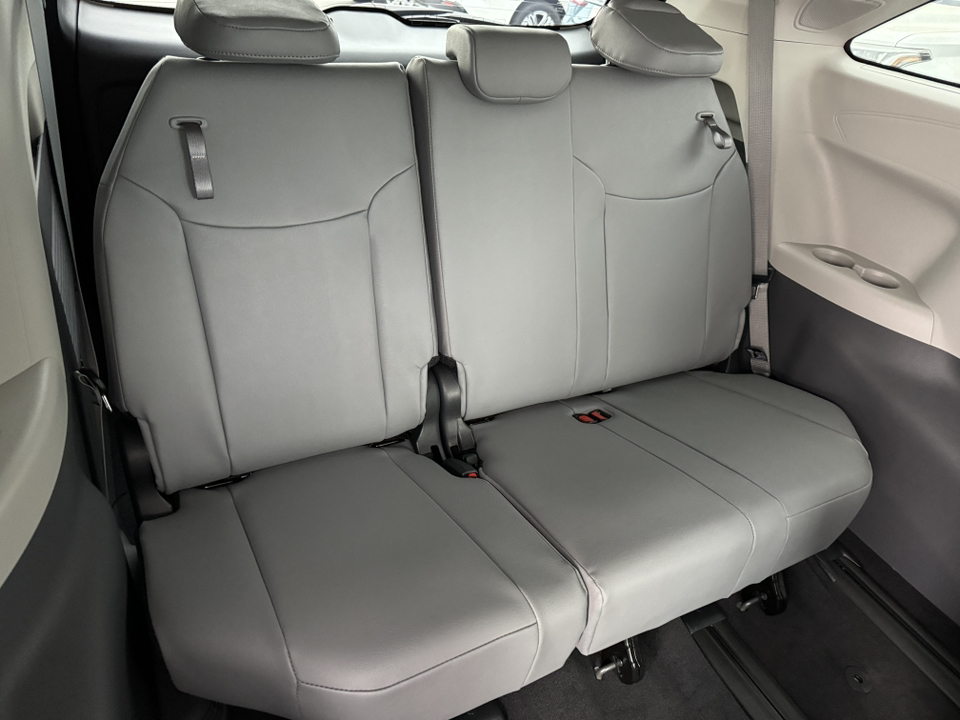 2024 Toyota Sienna XLE 6