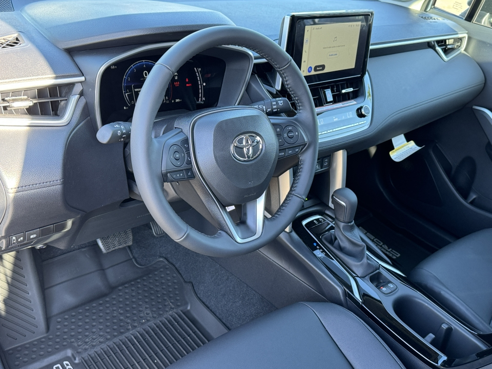 2024 Toyota Corolla Cross XLE 16