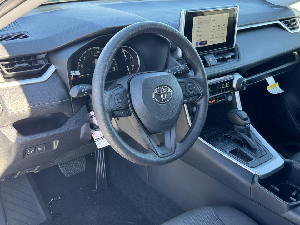 2024 Toyota RAV4 XLE 16