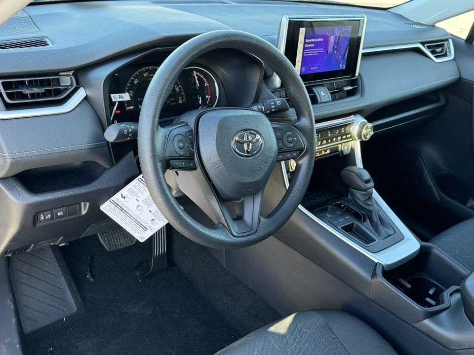 2024 Toyota RAV4 XLE 16