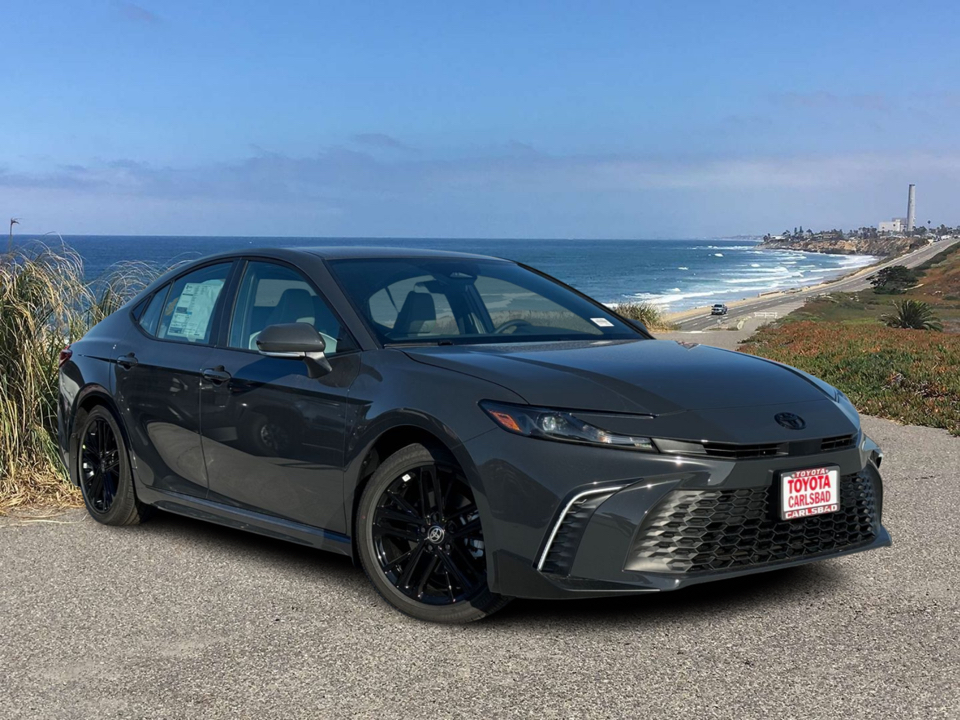 2025 Toyota Camry SE 1