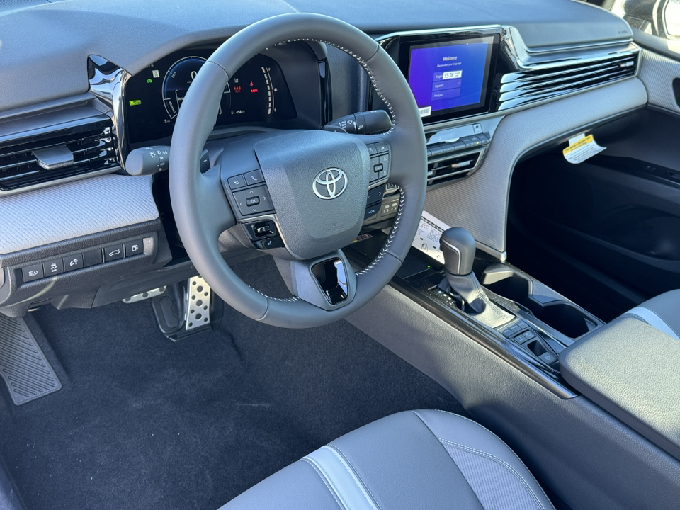 2025 Toyota Camry SE 15