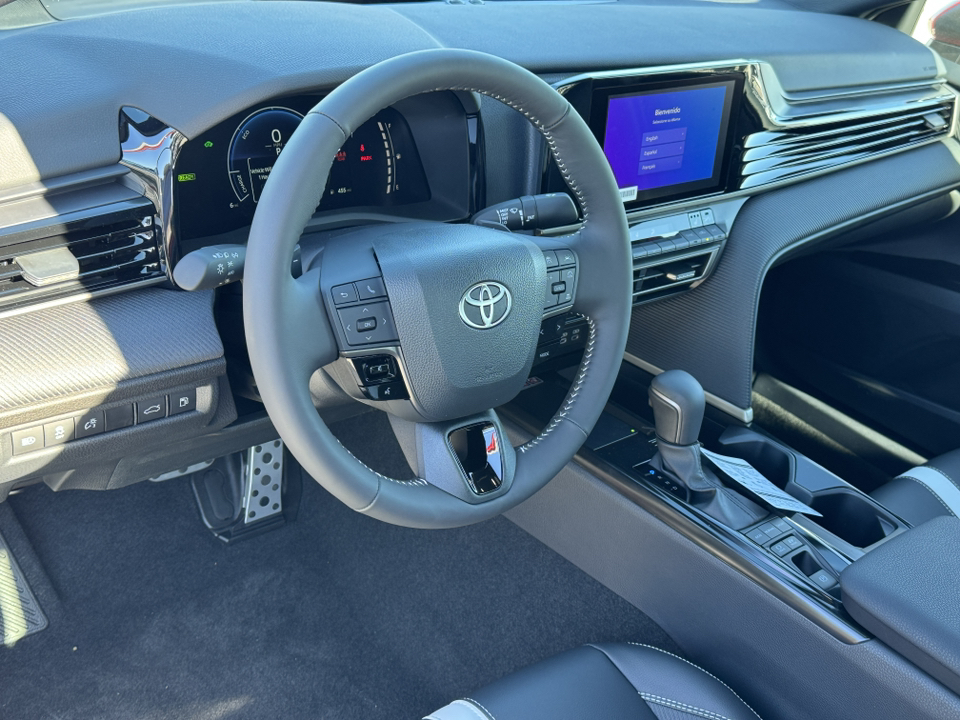 2025 Toyota Camry SE 15