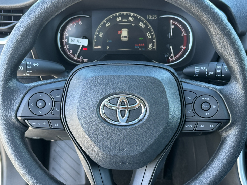 2024 Toyota RAV4 XLE 21