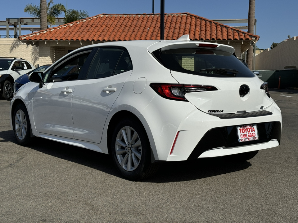 2025 Toyota Corolla Hatchback SE 12