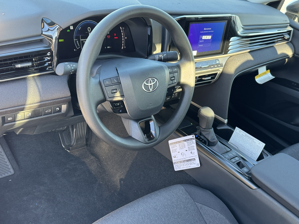 2025 Toyota Camry LE 16