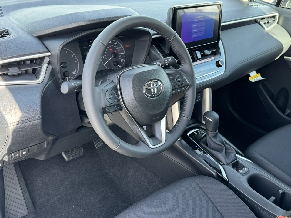 2024 Toyota Corolla Cross LE 16