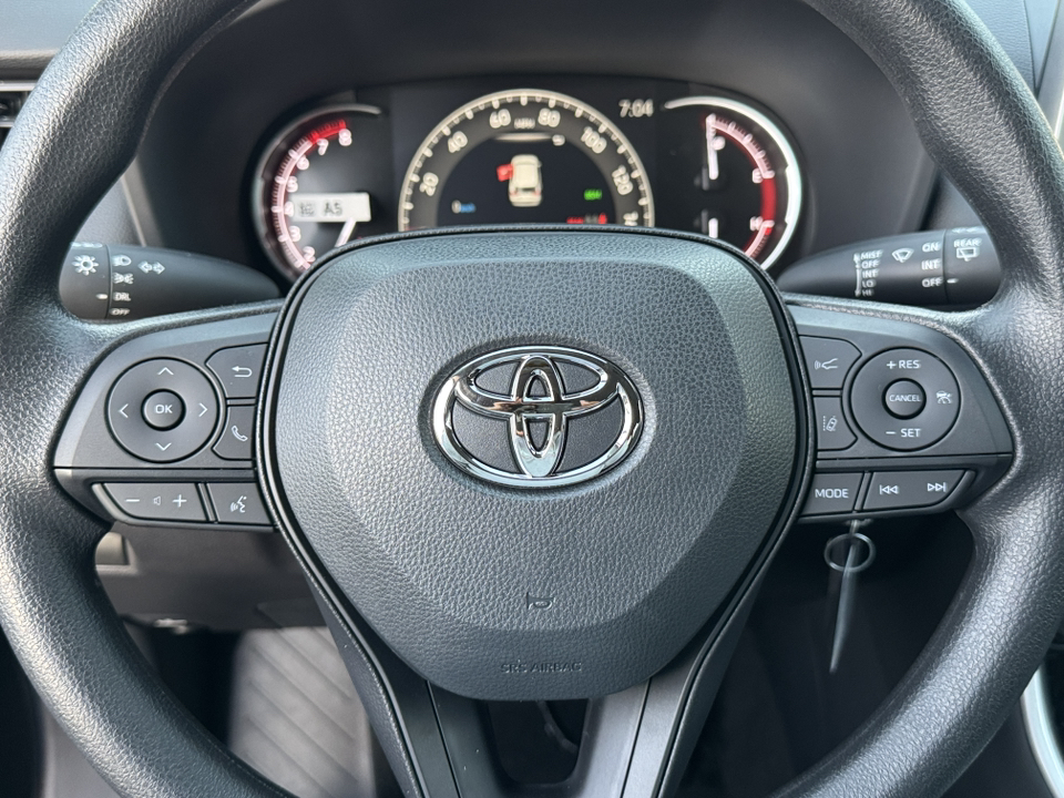 2025 Toyota RAV4 LE 21