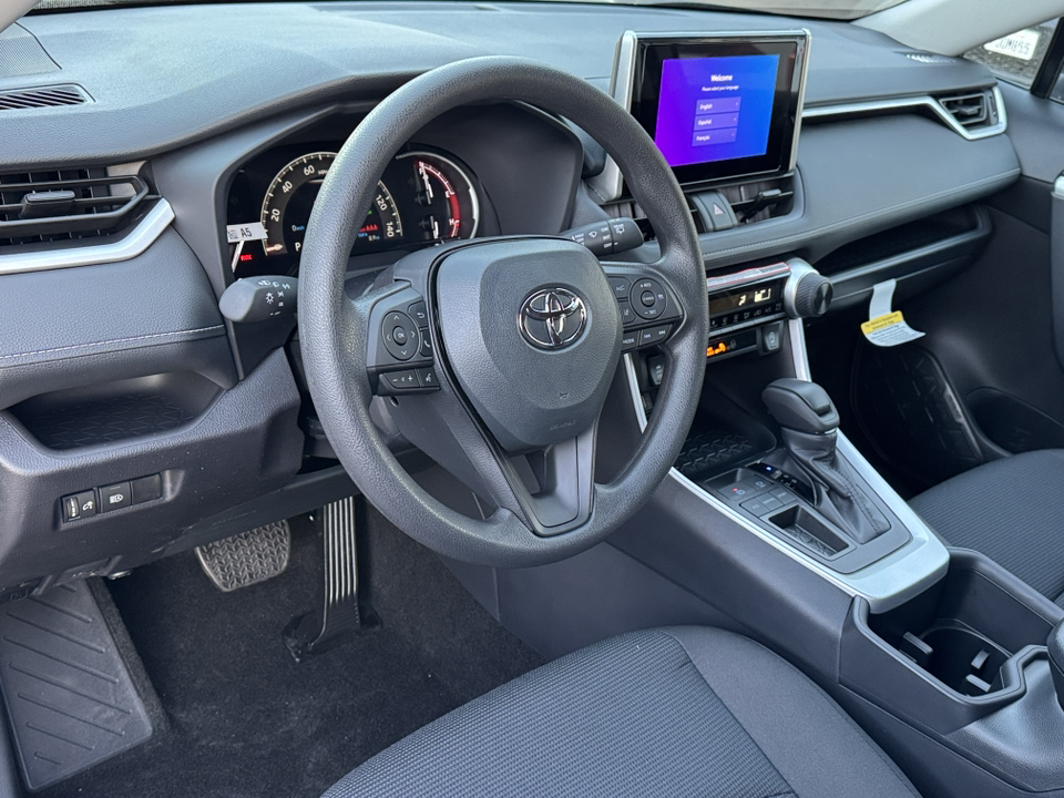 2025 Toyota RAV4 LE 16