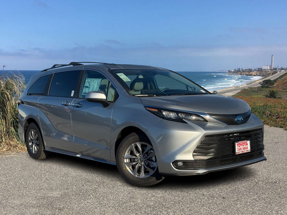 2025 Toyota Sienna XLE 1