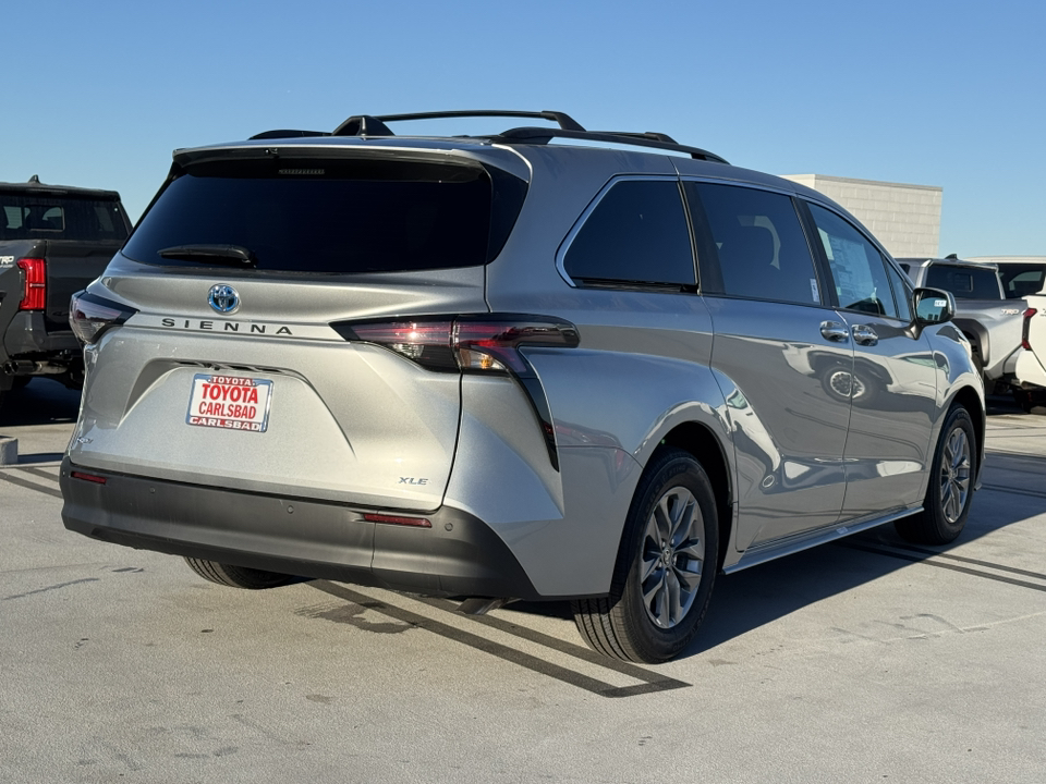 2025 Toyota Sienna XLE 14