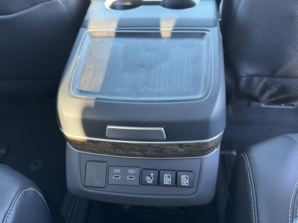 2025 Toyota Sienna Platinum 8