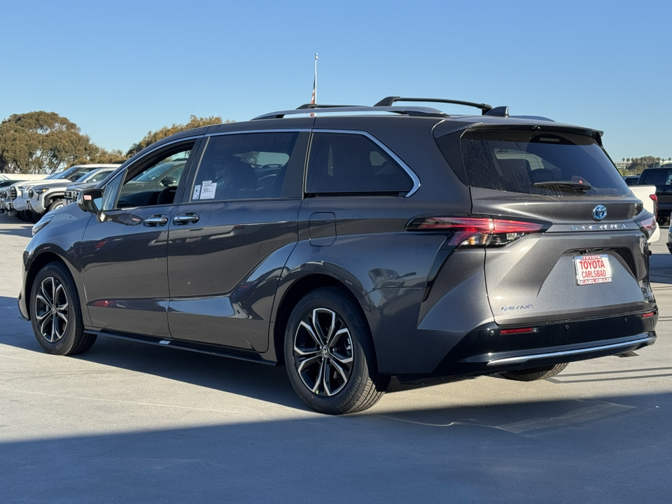 2025 Toyota Sienna Platinum 13