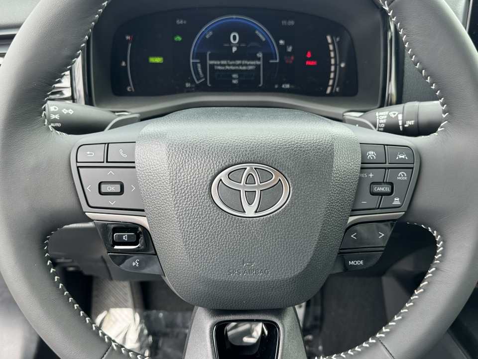 2025 Toyota Camry SE 21