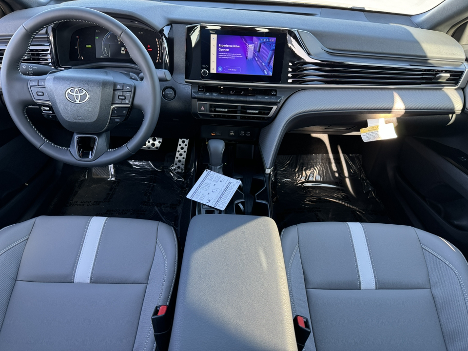 2025 Toyota Camry SE 4