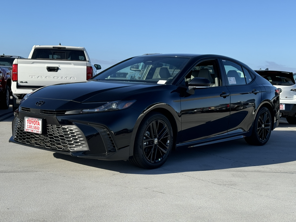 2025 Toyota Camry SE 11