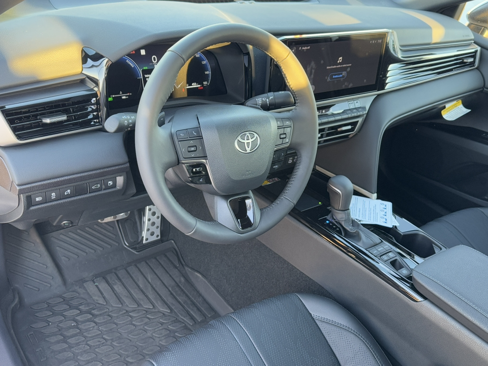 2025 Toyota Camry XSE 16