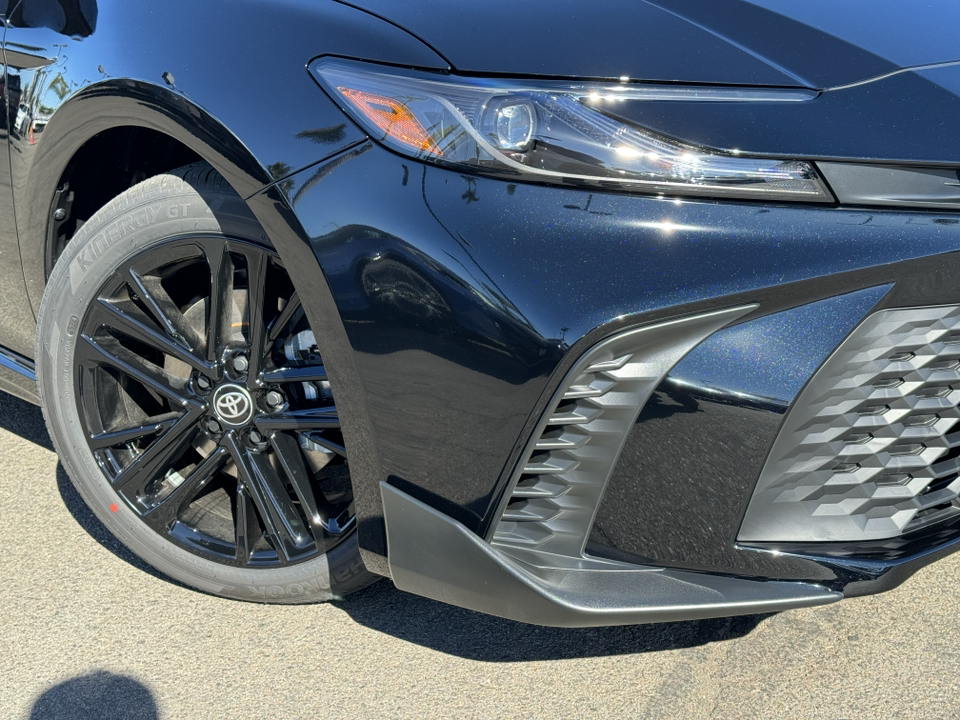 2025 Toyota Camry SE 10