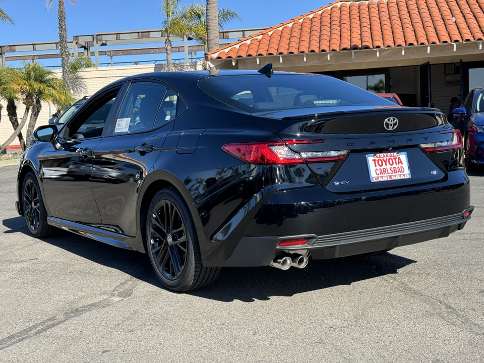 2025 Toyota Camry SE 12