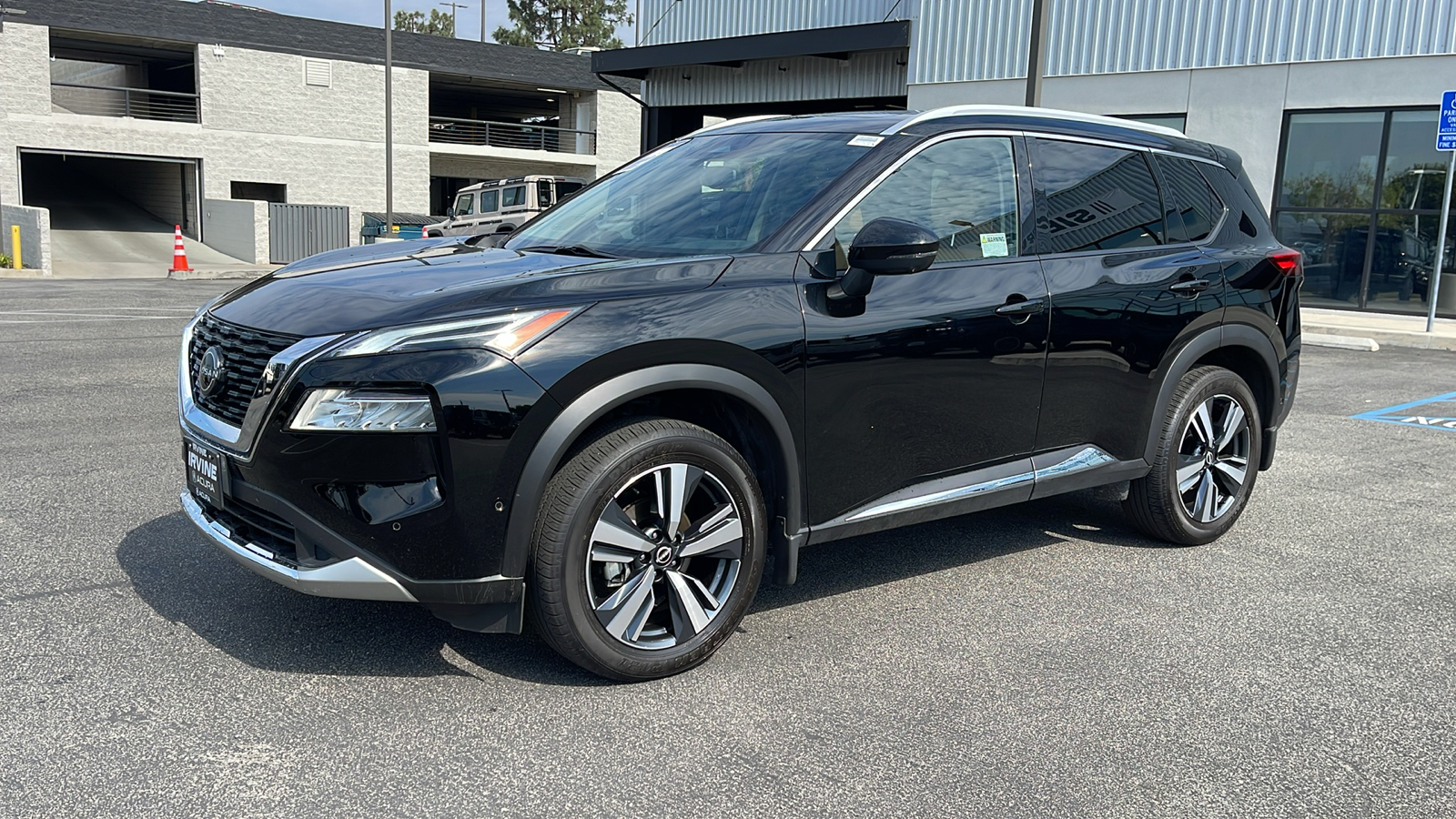 2023 Nissan Rogue Platinum 1