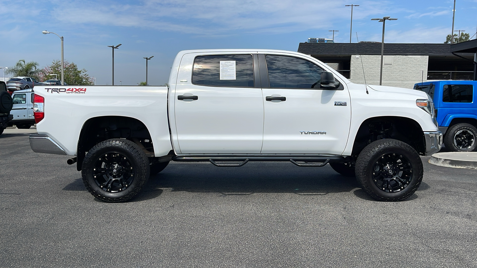 2018 Toyota Tundra 4WD SR5 8