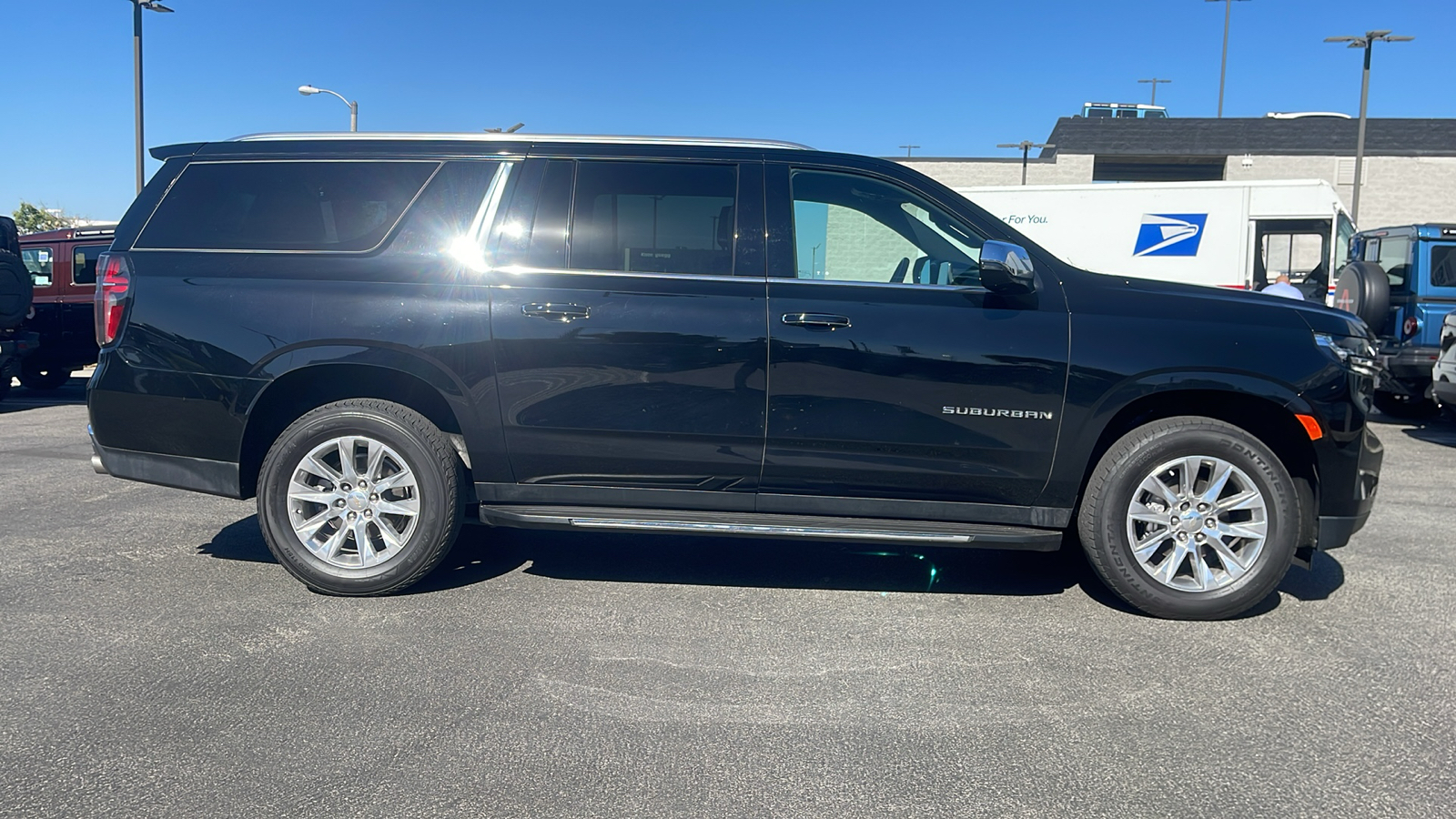 2023 Chevrolet Suburban Premier 8