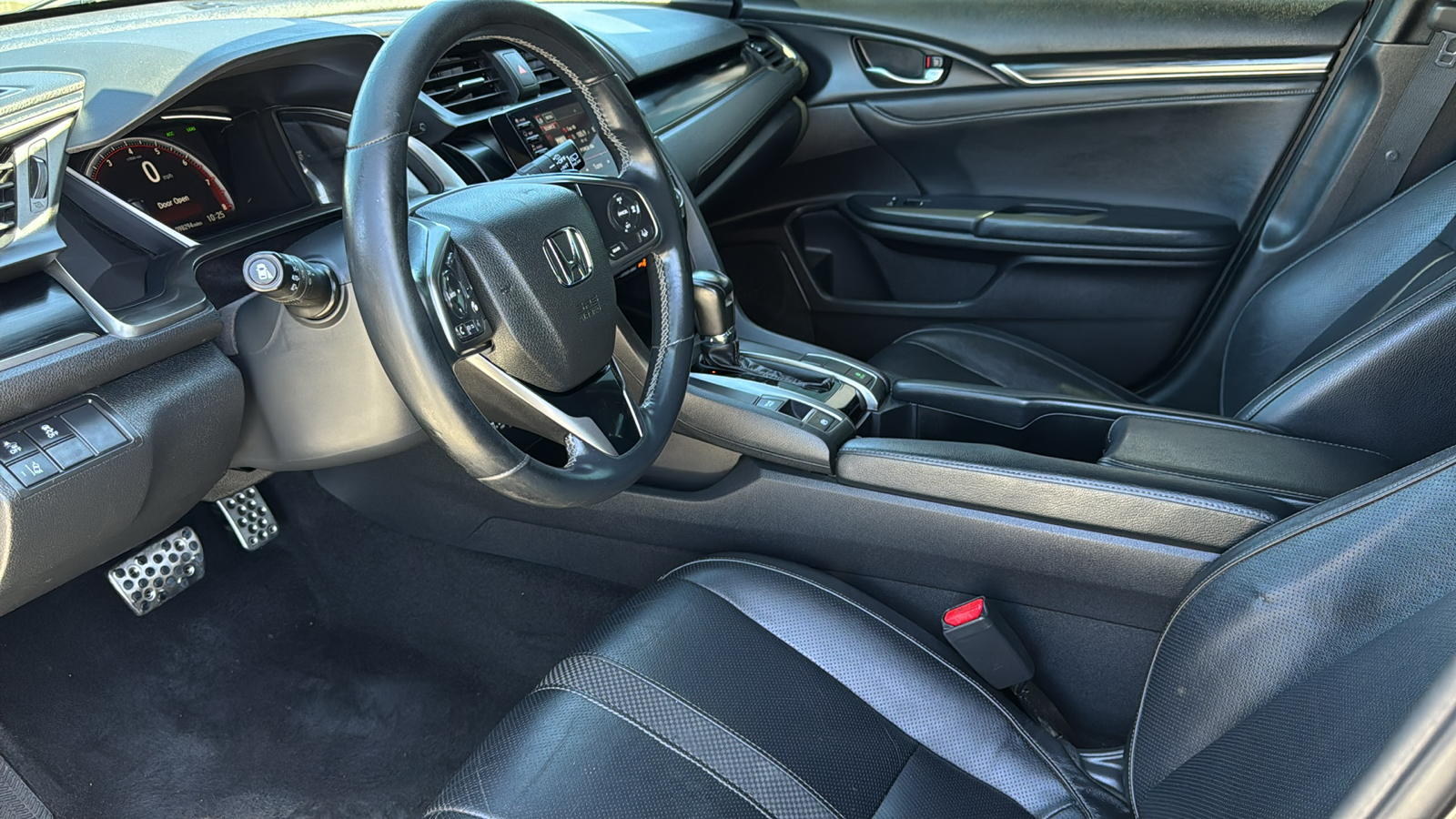 2020 Honda Civic Hatchback Sport Touring 10