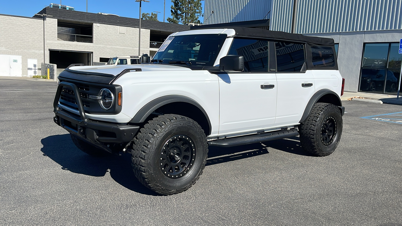 2022 Ford Bronco Base 1