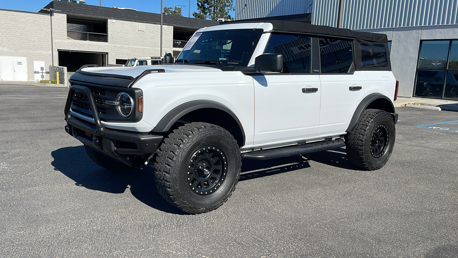 2022 Ford Bronco Base 2