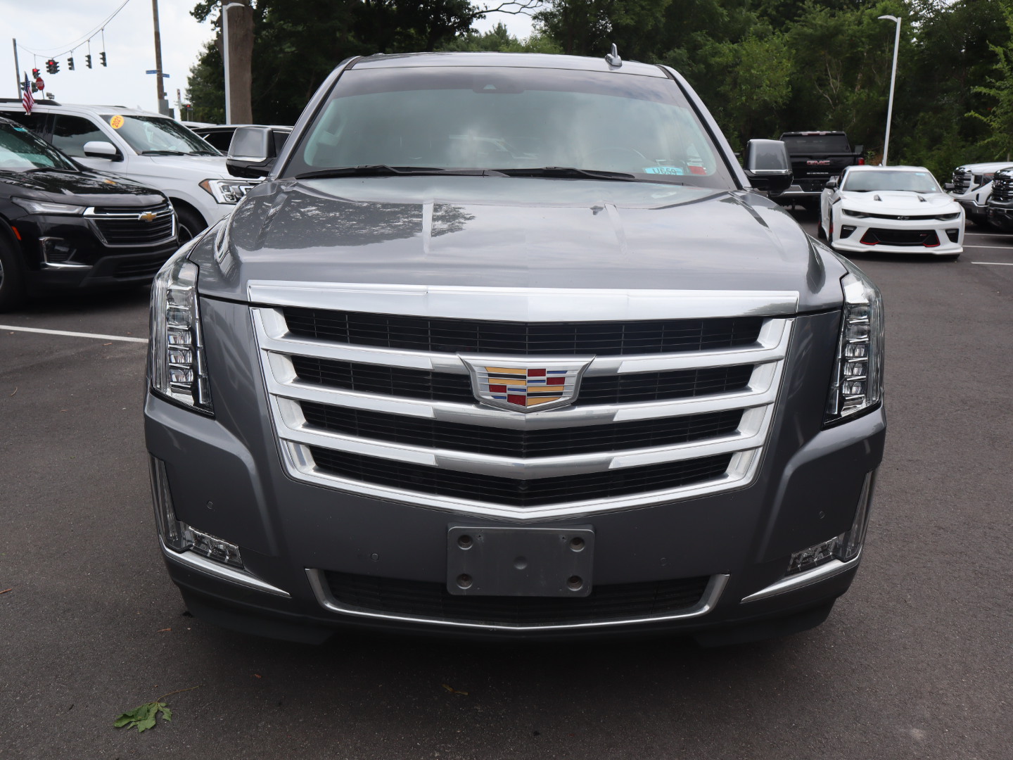 2019 Cadillac Escalade Luxury 2