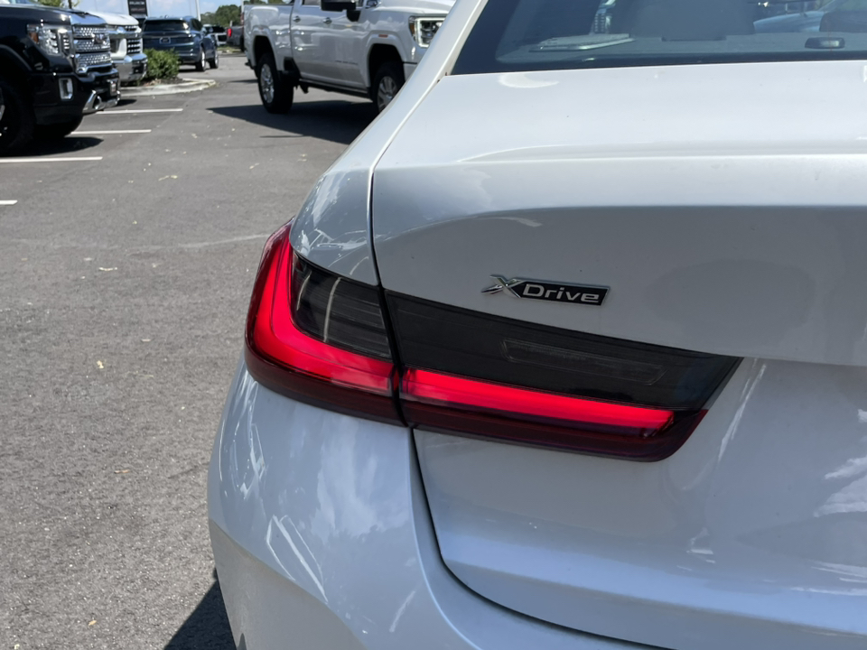 2023 BMW 3 Series 330i xDrive 33