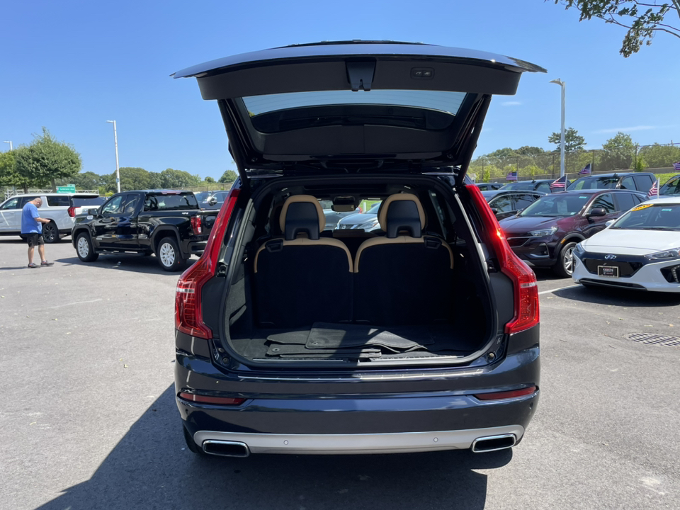 2017 Volvo XC90 T6 Momentum 32