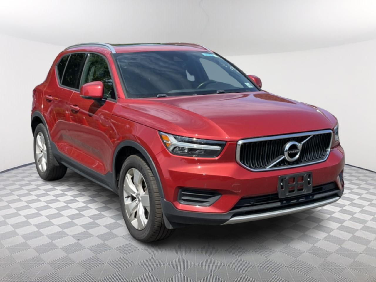 2020 Volvo XC40 Momentum 1