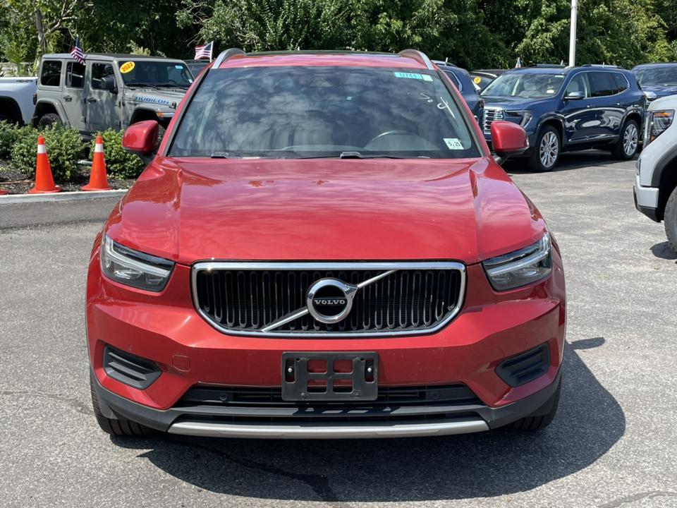 2020 Volvo XC40 Momentum 2