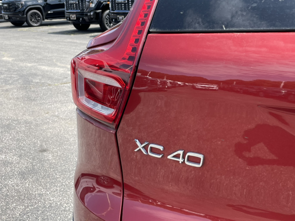 2020 Volvo XC40 Momentum 32