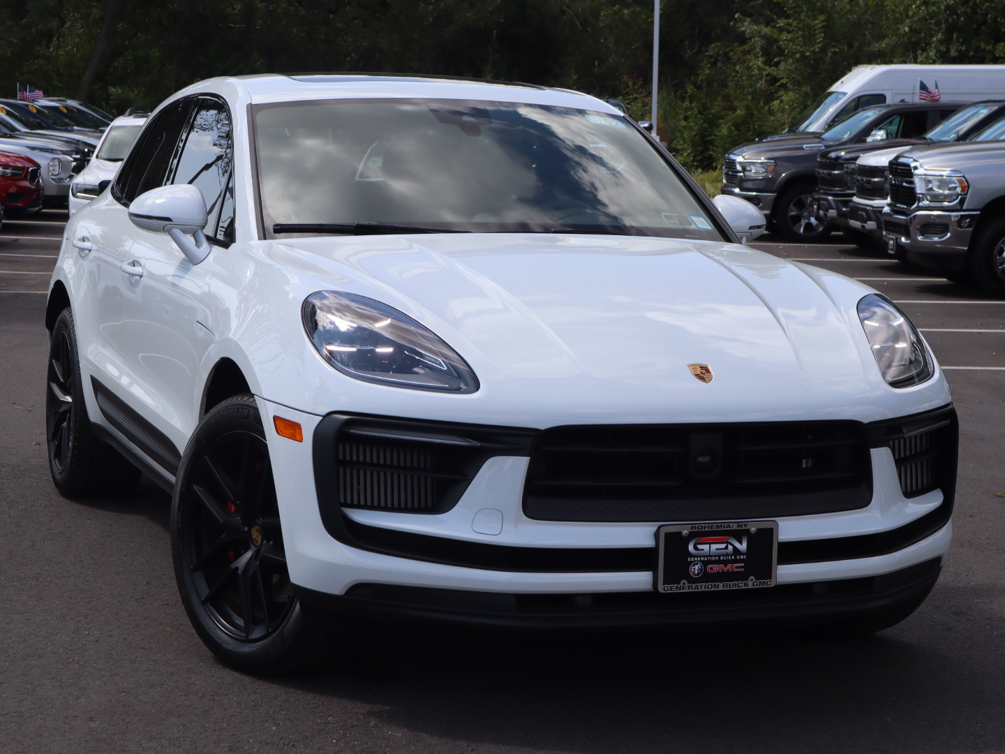 2024 Porsche Macan S 3