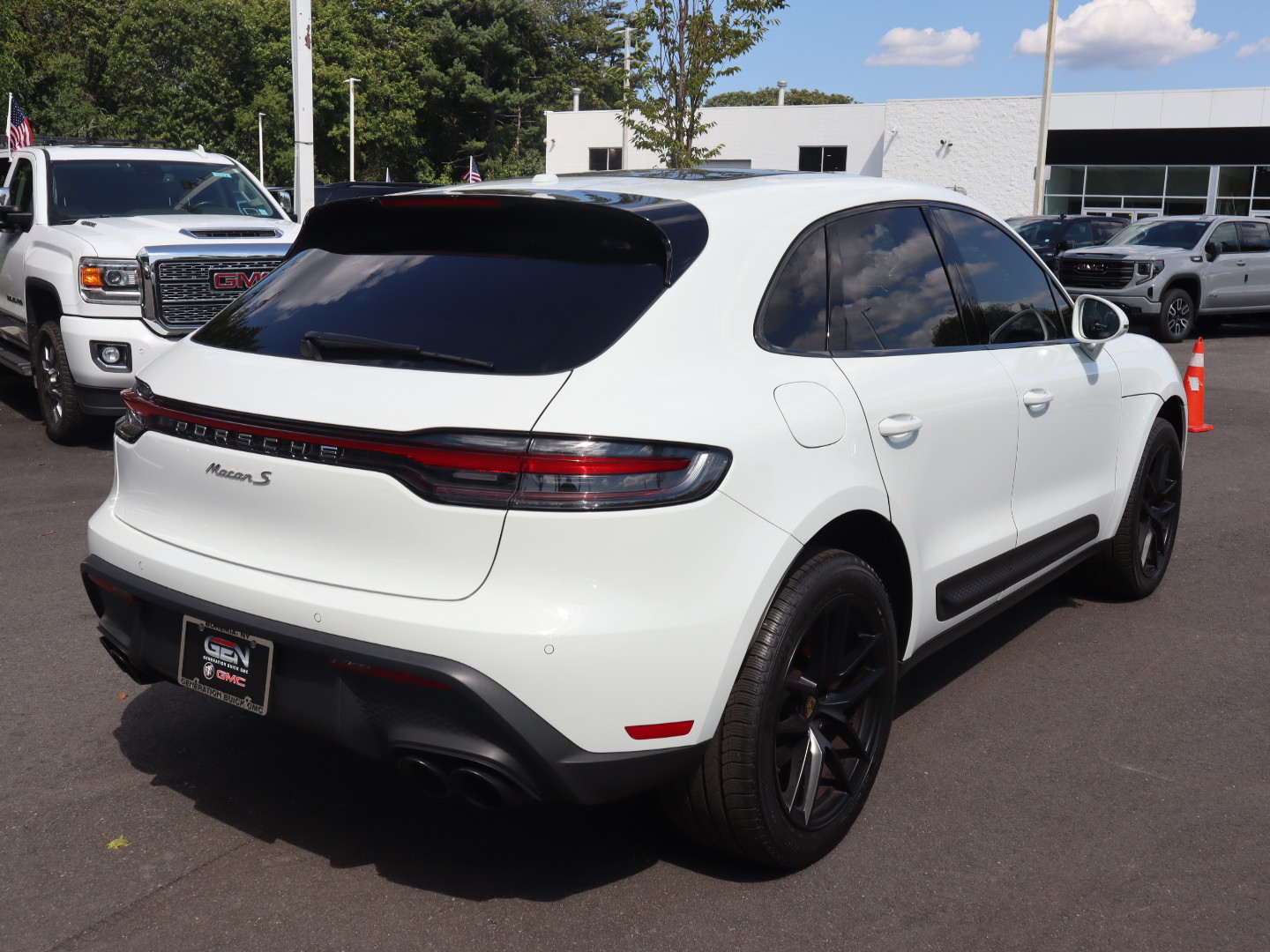 2024 Porsche Macan S 7